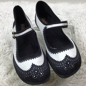 Hot Chocolate Designs black and White Mary Jane Shoes flats 39